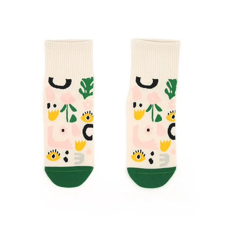 Modische Socken aus Baumwolle